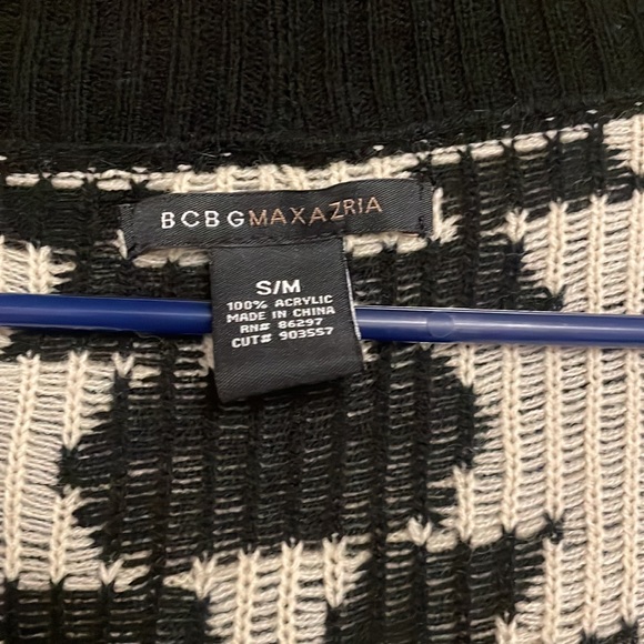 Womens BCBGMaxazria 3/4" Sleeve Aztec Chunky Knit Cardigan. Size S/M - Picture 5 of 6